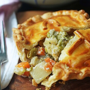 Country Vegetable Pie (V)